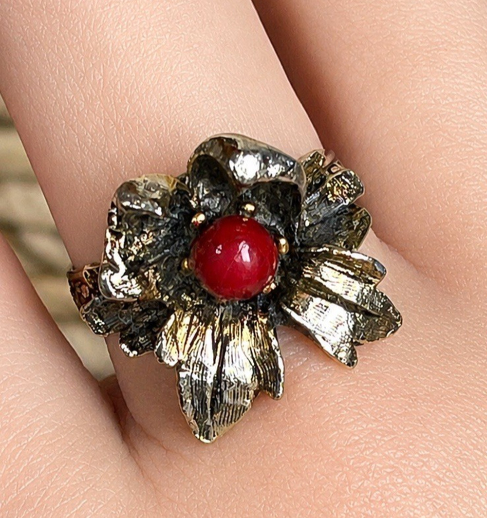Vintage Adjustable Flower Cocktail Ring Red Silver Tone Statement Size 7.5-9.5